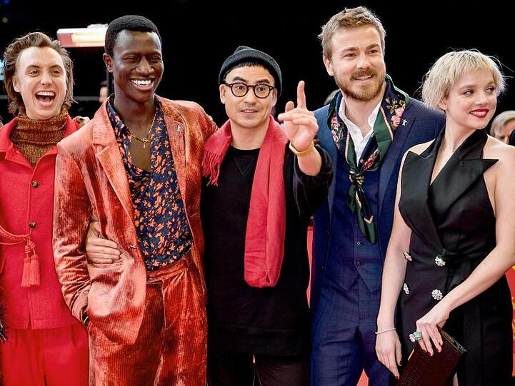 Das Team von "Berlin Alexanderplatz": Regisseur Burhan Qurbani (M) mit den Schauspielern Nils Verkooijen (l-r), Welket Bungue, Albrecht Schuch und Jella Haase.
