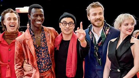 Das Team von "Berlin Alexanderplatz": Regisseur Burhan Qurbani (M) mit den Schauspielern Nils Verkooijen (l-r), Welket Bungue, Albrecht Schuch und Jella Haase.