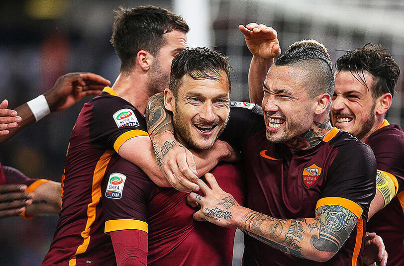 Mit einem Doppelpack innerhalb von drei Minuten beim 3:2 gegen den FC Turin hat Romas Klub-Idol Francesco Totti es noch einmal allen Kritikern gezeigt.
