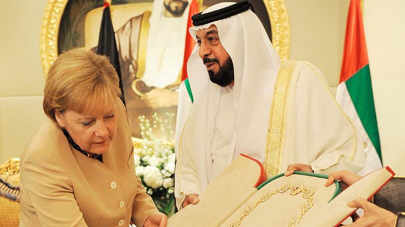Mai 2010: Merkel mit Scheich Khalifa Bin Zayed Al Nahyanim im Präsidentenpalast in Abu Dhabi.
