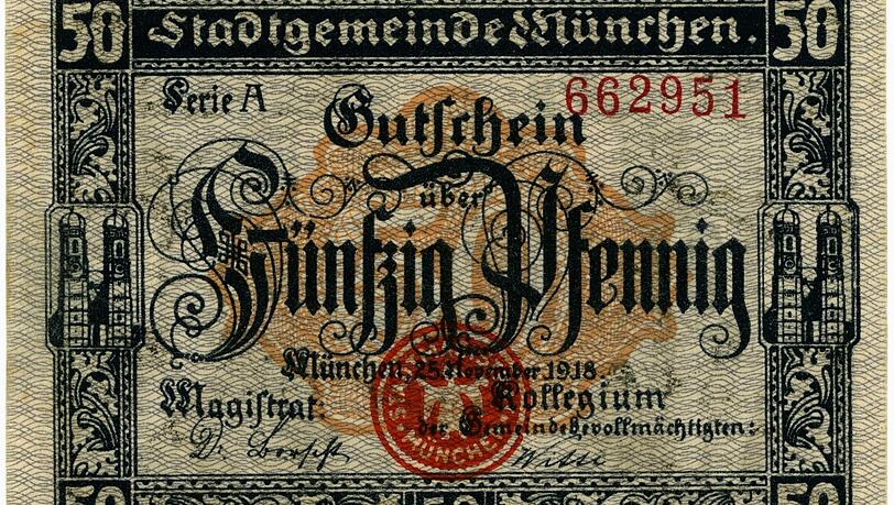 Auf der Rückseite des "50 Pfennig"-Scheins ist links und rechts die Frauenkirche zu sehen. Gedruckt wird auch dieser Schein bei den Buchdruckern Gebrüder Parcus.