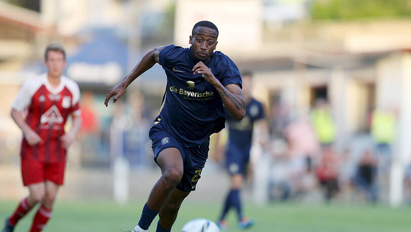 Im Toto-Pokal der Saison 2021/2022 erzielte Johann Ngounou Djayo  - hier im Spiel beim SC Birkenfeld (3:0) -  drei Tore für den TSV 1860.