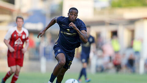 Im Toto-Pokal der Saison 2021/2022 erzielte Johann Ngounou Djayo  - hier im Spiel beim SC Birkenfeld (3:0) -  drei Tore für den TSV 1860.