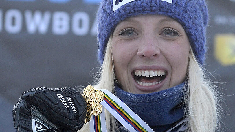Snowboard-Star Isabella Laböck hört auf. Im April beginnt zunächst ihre Praktikumszeit bei der Bundespolizei. Ein Bilder-Streifzug durch ihre Karriere. 2013...