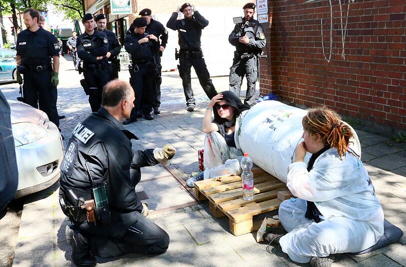 So läuft die Auflösung der Tierschützer-Blockade ab.