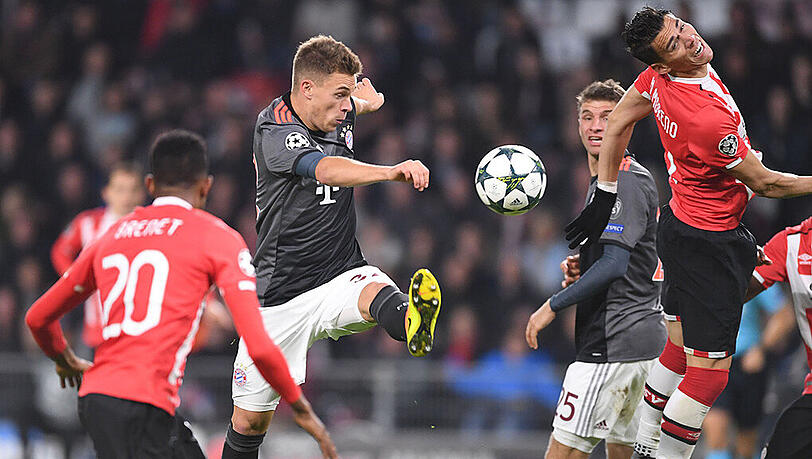 Bayern-Mittelfeldmann Joshua Kimmich - hier gegen Eindhovens Hector Moreno (rechts) - ging diesmal leer aus. Bayern-Mittelfeldmann Joshua Kimmich - hier gegen Eindhovens Hector Moreno (rechts) - ging diesmal leer aus.