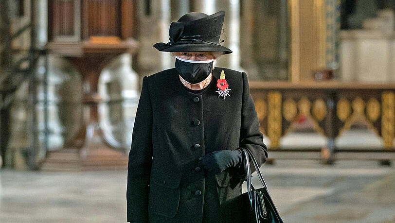Königin Elizabeth II. nimmt an einer Zeremonie zum Jahrestag der Beerdigung des unbekannten Soldaten im Westminster Abbey teil.