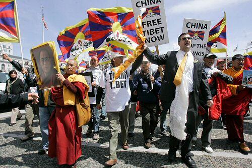 Tausende Tibet-Unterstützer liefen duch San Francisco