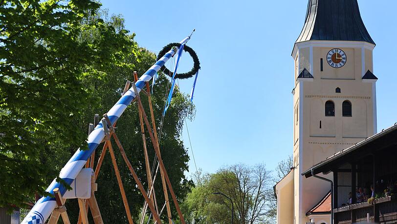 Im vergangenen Jahr bekam Taufkirchen bei M&uuml;nchen einen neuen Maibaum. (Archivbild)