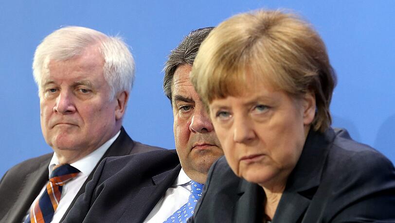 Stimmung am Boden: Von CSU-Chef Horst Seehofer, SPD-Boss Sigmar Gabriel und CDU-Chefin Angela Merkel werden Ergebnisse erwartet. Stimmung am Boden: Von CSU-Chef Horst Seehofer, SPD-Boss Sigmar Gabriel und CDU-Chefin Angela Merkel werden Ergebnisse erwartet.