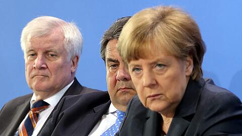 Stimmung am Boden: Von CSU-Chef Horst Seehofer, SPD-Boss Sigmar Gabriel und CDU-Chefin Angela Merkel werden Ergebnisse erwartet.