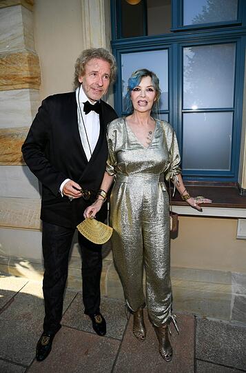 Thea und Thomas Gottschalk gehen nach über 42 Jahren Ehe getrennte Wege. Das gab Rechtsanwalt Christian Schertz gegenüber "Bild" bekannt. Die beiden haben zwei erwachsenw Söhne.