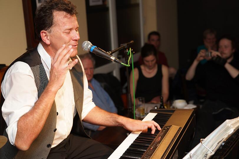 Harry Kulzer im AZ-Café: Die Bilder vom musikalischen Auftritt