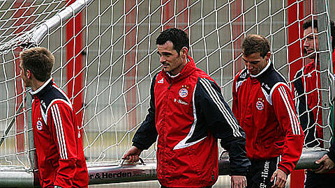 Schlaudraff (r.) verlässt die Bayern nach dieser Saison. Auch Sagnol (M.) und Lahm gelten als potenzielle Abgänge.