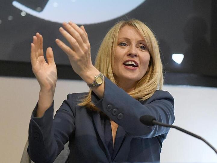 Auch die ehemalige Ministerin für Arbeit und Rente, Esther McVey, bewirbt sich um das Amt der Parteicheifn.