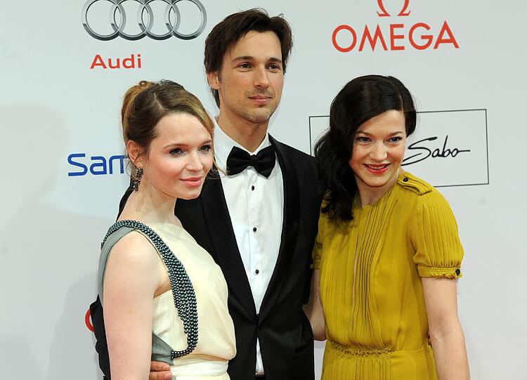 Star-Auflauf in München: Promis aus Film und Fernsehen haben beim 39. Deutschen Filmball die Erfolge des vergangenen Kinojahres gefeiert. Klicken Sie hier durch die besten Bilder des Filmballs 2012.