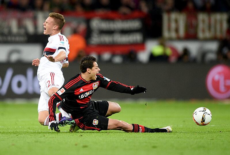 JOSHUA KIMMICH NOTE 2: Der neue Innenverteidiger - made by Pep - wurde sofort hart (und unfair) attackiert von Kießling und Co. Machte seine Sache in solch einem schwierigen Auswärtsspiel gegen diese Top-Offensive richtig gut. Ohne Fehler. Als habe er nie was anderes gemacht. Top-Entdeckung!