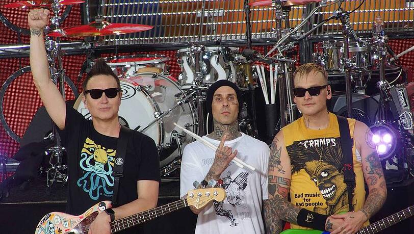 Waren offenbar auf dem Weg ins Einkaufszentrum in El Paso, Texas, als die Schüsse fielen: Blink-182 Waren offenbar auf dem Weg ins Einkaufszentrum in El Paso, Texas, als die Schüsse fielen: Blink-182