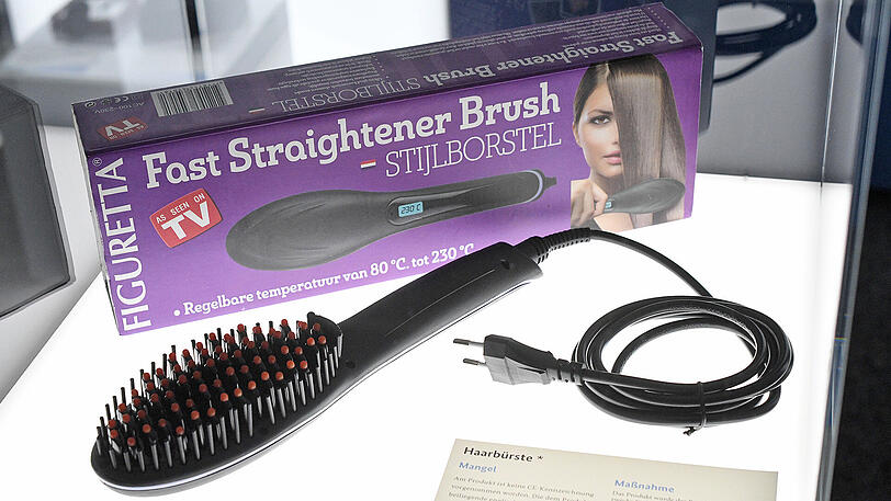 Der Griff dieser Haar-Glättbürste kann über 120 Grad heiß werden.