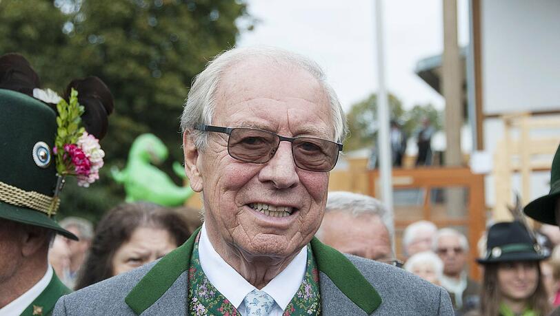 "Ich werde meinem Sohn mit Rat und Tat zur Seite stehen": Familienoberhaupt Edi Reinbold. "Ich werde meinem Sohn mit Rat und Tat zur Seite stehen": Familienoberhaupt Edi Reinbold.