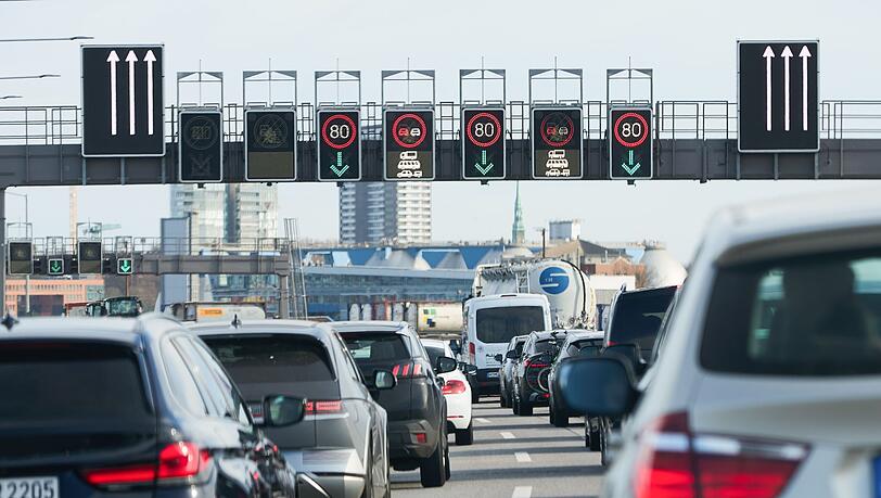 Autobauer bekommen in der EU mehr Zeit, um sich an Klimavorgaben zu halten. (Archivbild) Autobauer bekommen in der EU mehr Zeit, um sich an Klimavorgaben zu halten. (Archivbild)