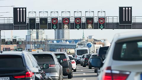 Autobauer bekommen in der EU mehr Zeit, um sich an Klimavorgaben zu halten. (Archivbild)