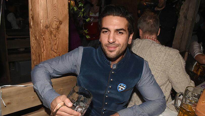Elyas M'Barek hat sich auf dem Teufelsrad ein blaues Auge eingefangen. Elyas M'Barek hat sich auf dem Teufelsrad ein blaues Auge eingefangen.