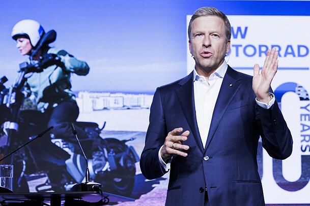 Oliver Zipse, Vorstandsvorsitzender der BMW AG, sieht trotz Gewinneinbruchs keine anhaltende Krise. Auch von einem Jobabbau ist keine Rede. Oliver Zipse, Vorstandsvorsitzender der BMW AG, sieht trotz Gewinneinbruchs keine anhaltende Krise. Auch von einem Jobabbau ist keine Rede.