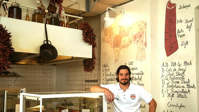 Die besten Steaks der Stadt gibt es im "KVR", sagt Jochen Reimer vom EHC Red Bull München. Die besten Steaks der Stadt gibt es im "KVR", sagt Jochen Reimer vom EHC Red Bull München.