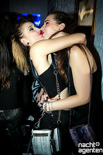 Die besten Party-Bilder vom Samstag. Hier aus dem Crown's Club.