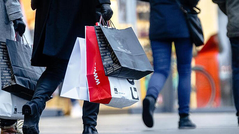 Die Branche rechnet damit, dass die Verbraucher auch in diesem Jahr mehr Geld im Handel lassen.