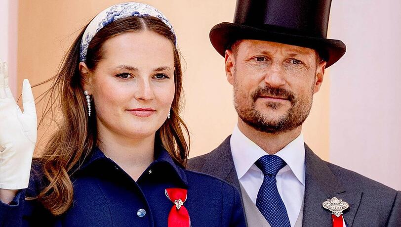 König Haakon und seine Tochter Ingrid Alexandra traten beim Parlamentsdinner als Gastgeber auf. König Haakon und seine Tochter Ingrid Alexandra traten beim Parlamentsdinner als Gastgeber auf.
