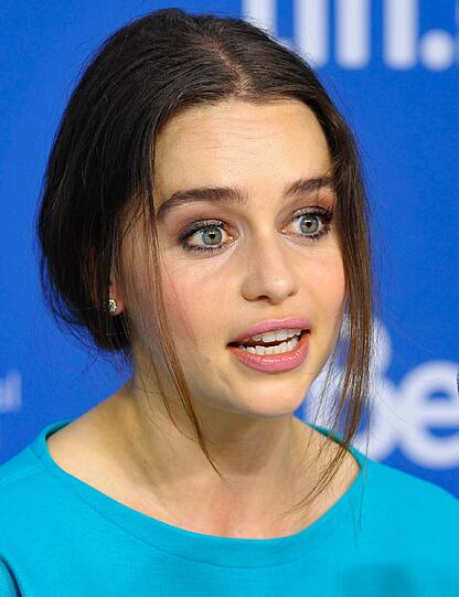 Emilia Clarke ist vom "Esquire" Magazin zur "Sexiest Woman Alive 2015" gekürt worden.