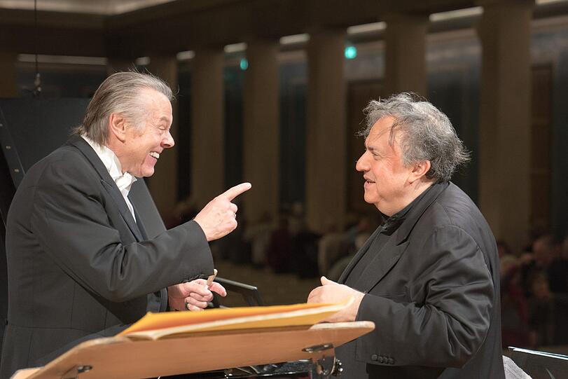 Gute Laune beim Trauermarsch: Mariss Jansons (links) und der Pianist Yefim Bronfman bei einer Probe für das Stück von Jörg Widmann im Herkulessaal.