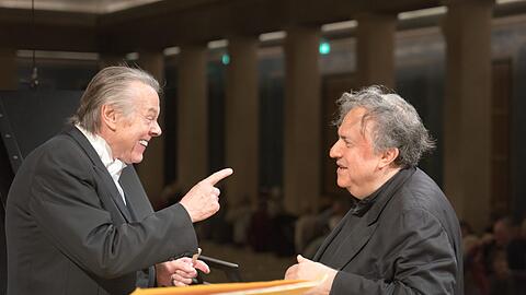 Gute Laune beim Trauermarsch: Mariss Jansons (links) und der Pianist Yefim Bronfman bei einer Probe für das Stück von Jörg Widmann im Herkulessaal.