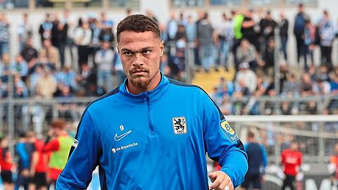 Kommt er überhaupt nochmal zurück nach Giesing? Wenn, dann wird Joel Zwarts laut Interimstrainer Frank Schmöller auf jeden Fall noch einige Zeit brauchen, um wieder einsatzfähig zu sein. Ersatz-Kandidat Terrence Boyd ist derweil in Sandhausen untergekommen.