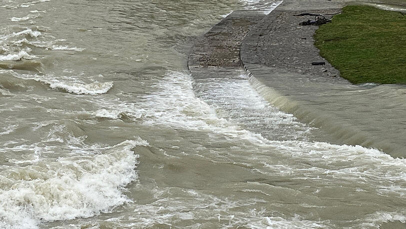 Die Isar an der Reichenbachbrücke. Die Isar an der Reichenbachbrücke.
