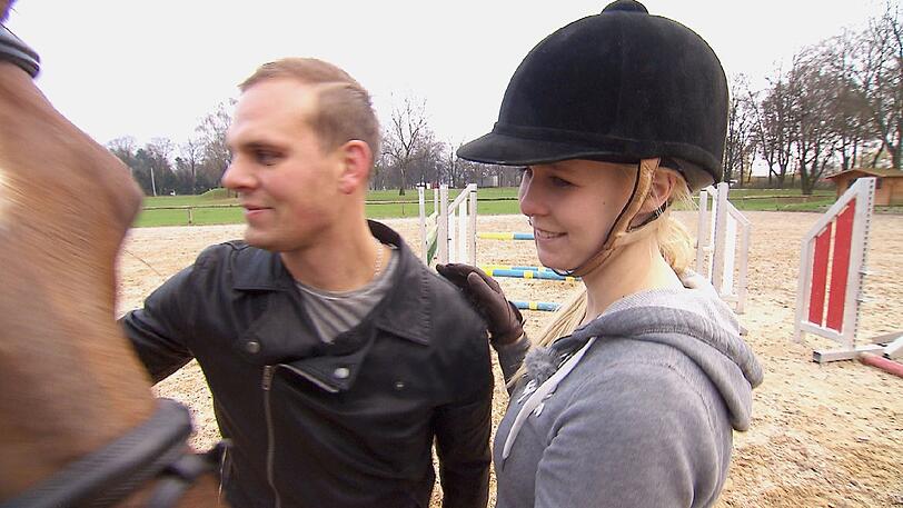 Nach der Hofwoche waren Schweinebauer Gunther (29) und Industriekauffrau Jenny (22) noch einige Monate ein Paar. Doch mittlerweile gehen die beiden wieder getrennte Wege. Jessica ist die neue Frau an Gunthers Seite.