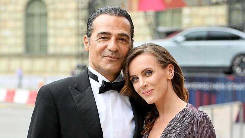 Liebes-Auftritt: Erol Sander mit Rebecca Oehlmann. Liebes-Auftritt: Erol Sander mit Rebecca Oehlmann.