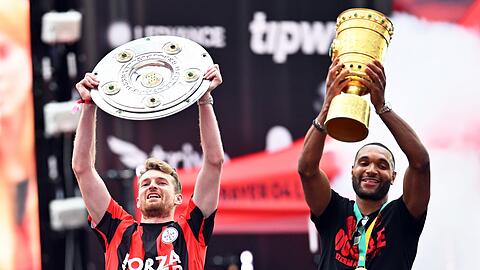 Double-Sieger Leverkusen geht laut dpa-Umfrage als Mitfavorit in die neue Saison.