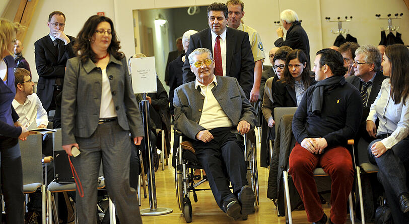 Leo Kirch ist gesundheitlich schwer angeschlagen. Er kam mit dem Rollstuhl ins Gericht.