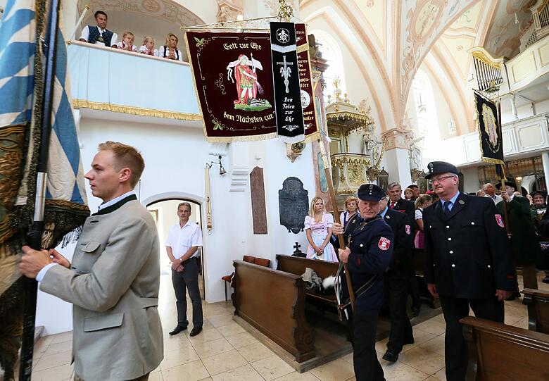 Filser-Fahnenweihe in der Heilig-Kreuz-Kirche in Forstenried. Die Bilder.