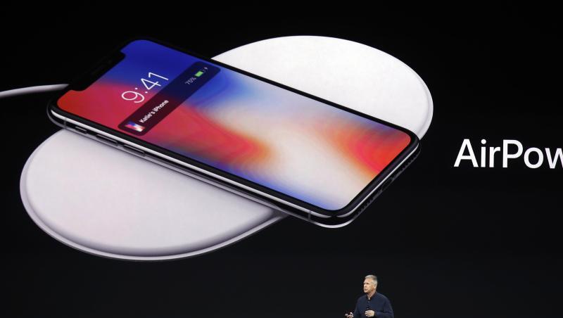 Präsentation der geplanten Ladematte AirPower 2017 im Steve Jobs Theater in Cupertino. Nun hat Apple den Marktstart des Geräts abgesagt. Präsentation der geplanten Ladematte AirPower 2017 im Steve Jobs Theater in Cupertino. Nun hat Apple den Marktstart des Geräts abgesagt.