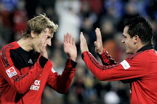 Bleiben Tabellenführer: Kiessling (l.) und Renato Augusto