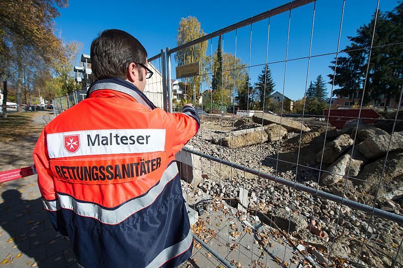 Auch das Krankenhaus der "Barmherzigen Brüder" musste evakuiert werden. Gegen Sonntagmittag soll die Bombe entschärft werden.