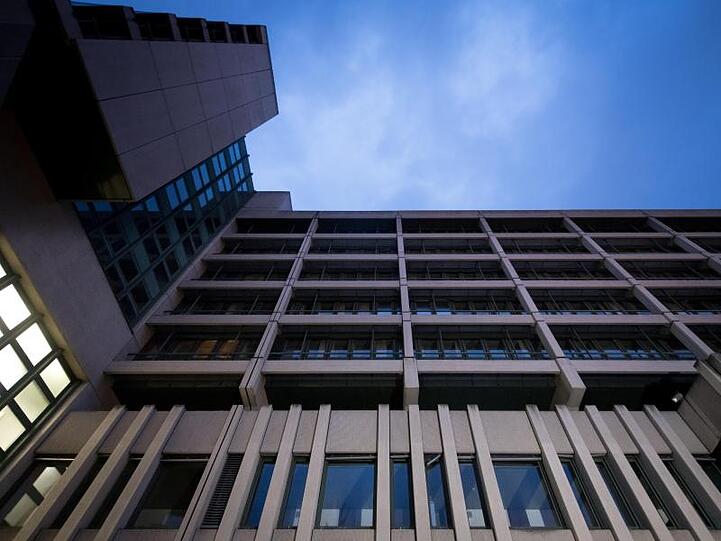 Das Gerichtsgebäude für Amtsgericht, Landgericht I und II, Oberlandesgericht und Staatsanwaltschaft. Foto: Matthias Balk/Archivbild
