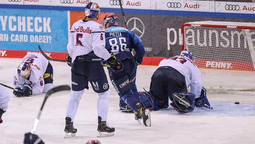 Ingolstadt jubelt, München am (Eis-)Boden zerstört: Die Panther schlagen die Red Bulls um Goalie Danny aus den Birken mit 5:4 in Overtime - das Viertelfinal-Aus des EHC ist besiegelt.