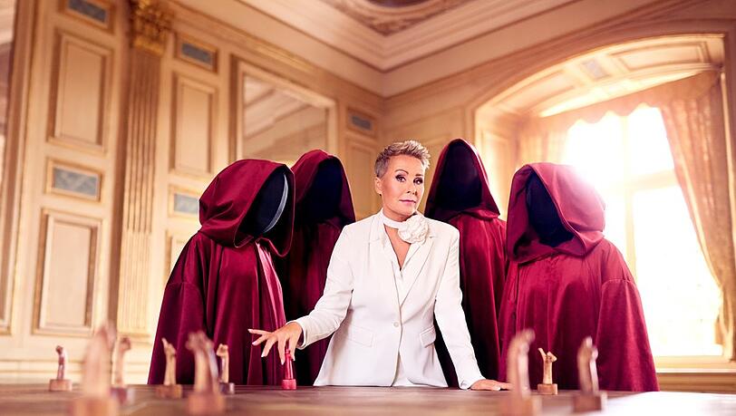 Sonja Zietlow führt zum dritten Mal durch "Die Verräter - Vertraue Niemandem!".