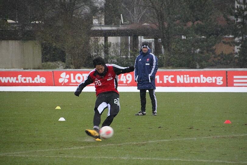 Torschusstraining für die Reservespieler.