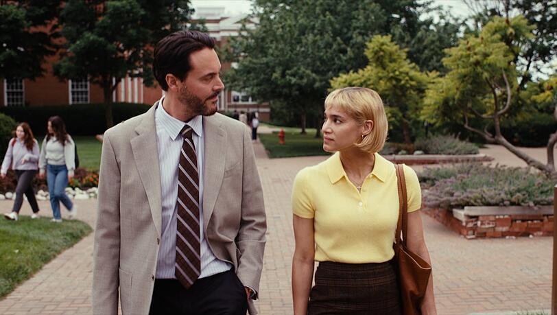 Philosophieprofessor (Jack Huston mit Sofia Boutella) holt in Paul Schraders „The Basics of Philosophy“ die Vergangenheit ein. Philosophieprofessor (Jack Huston mit Sofia Boutella) holt in Paul Schraders „The Basics of Philosophy“ die Vergangenheit ein.
